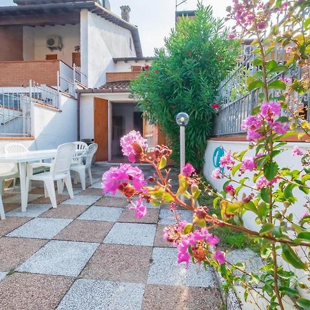 Agenzia Vear - Villa Angela リド・デッレ・ナツィオーニ エクステリア 写真
